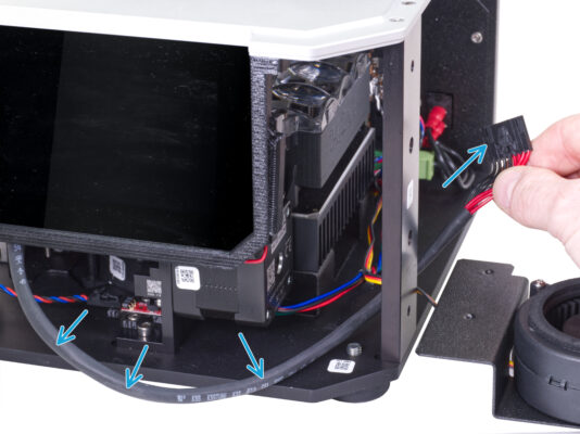 Scollegare il cavo del LED UV