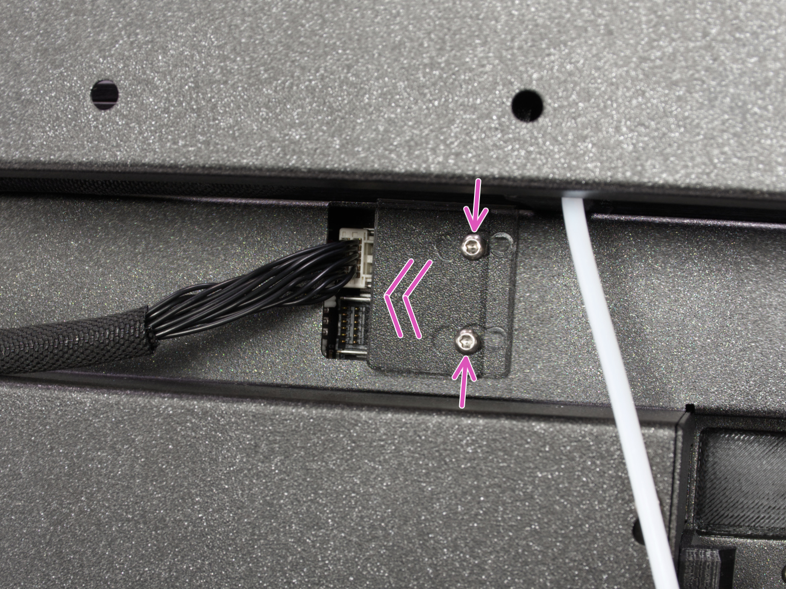 Connecting the extruder cable