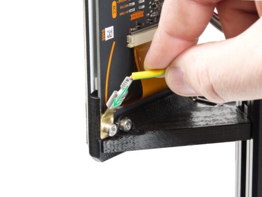 Installing the xLCD PE cable