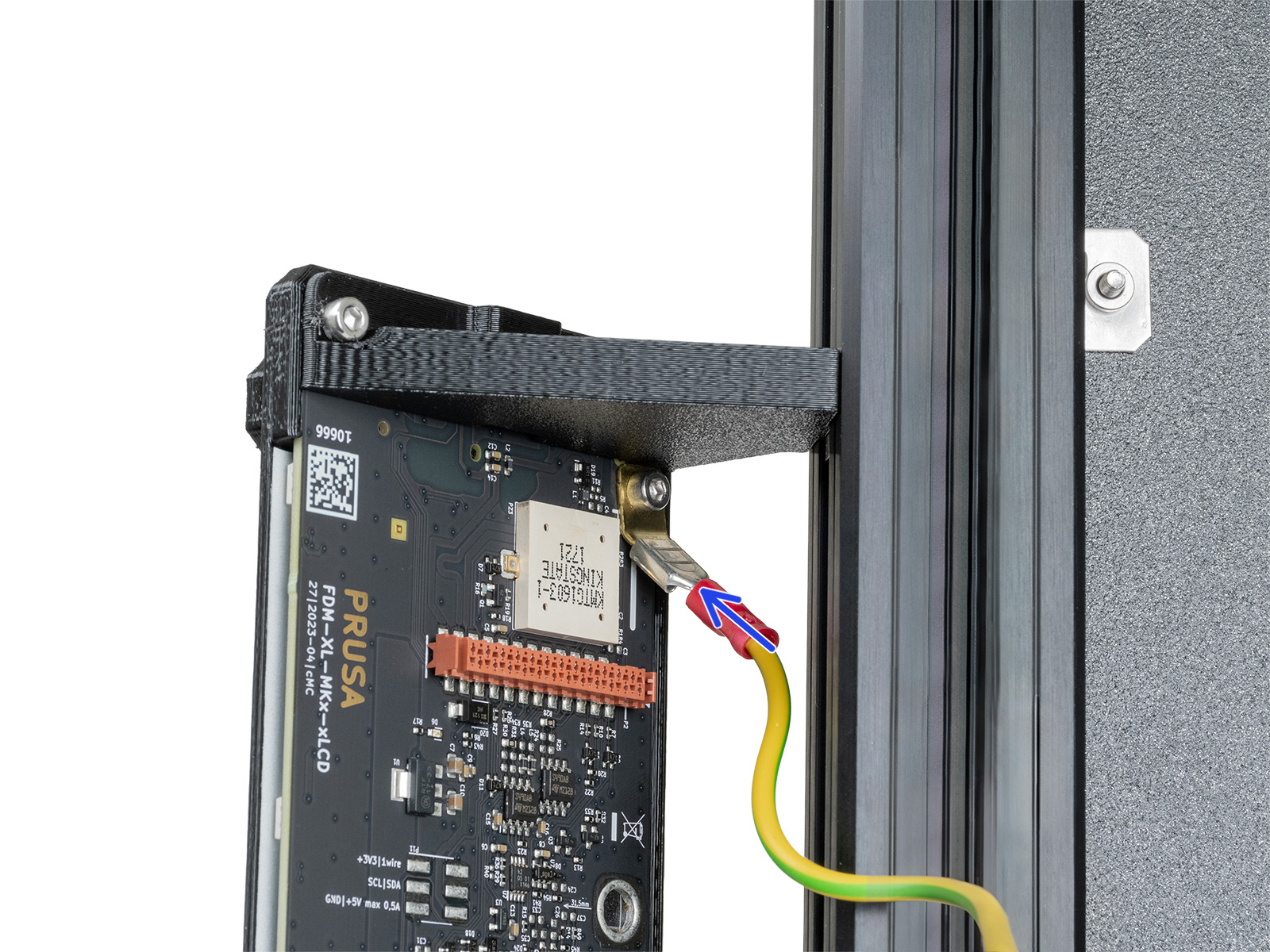 Installing the xLCD PE cable