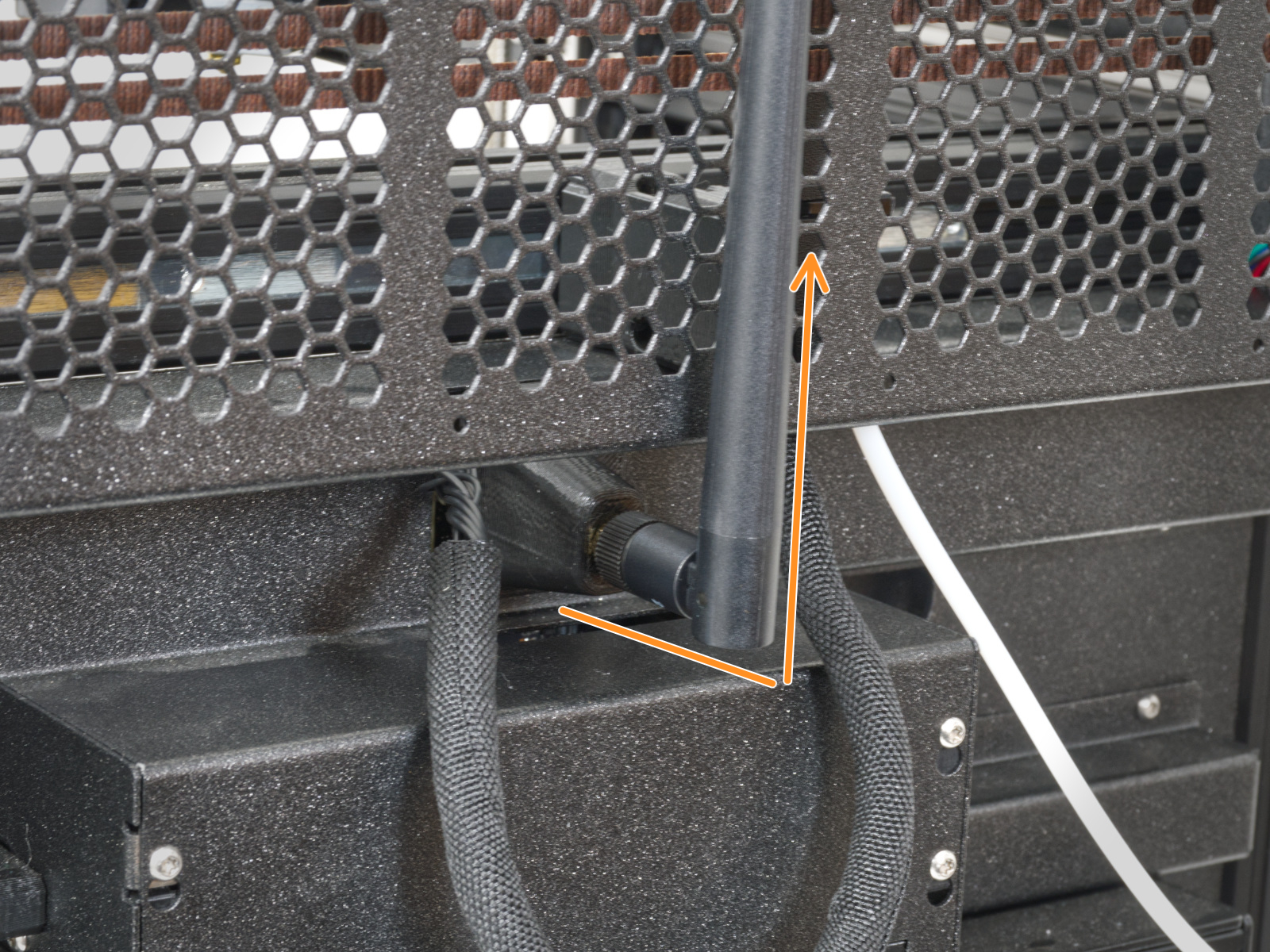 Version B: Installing the Wi-Fi antenna