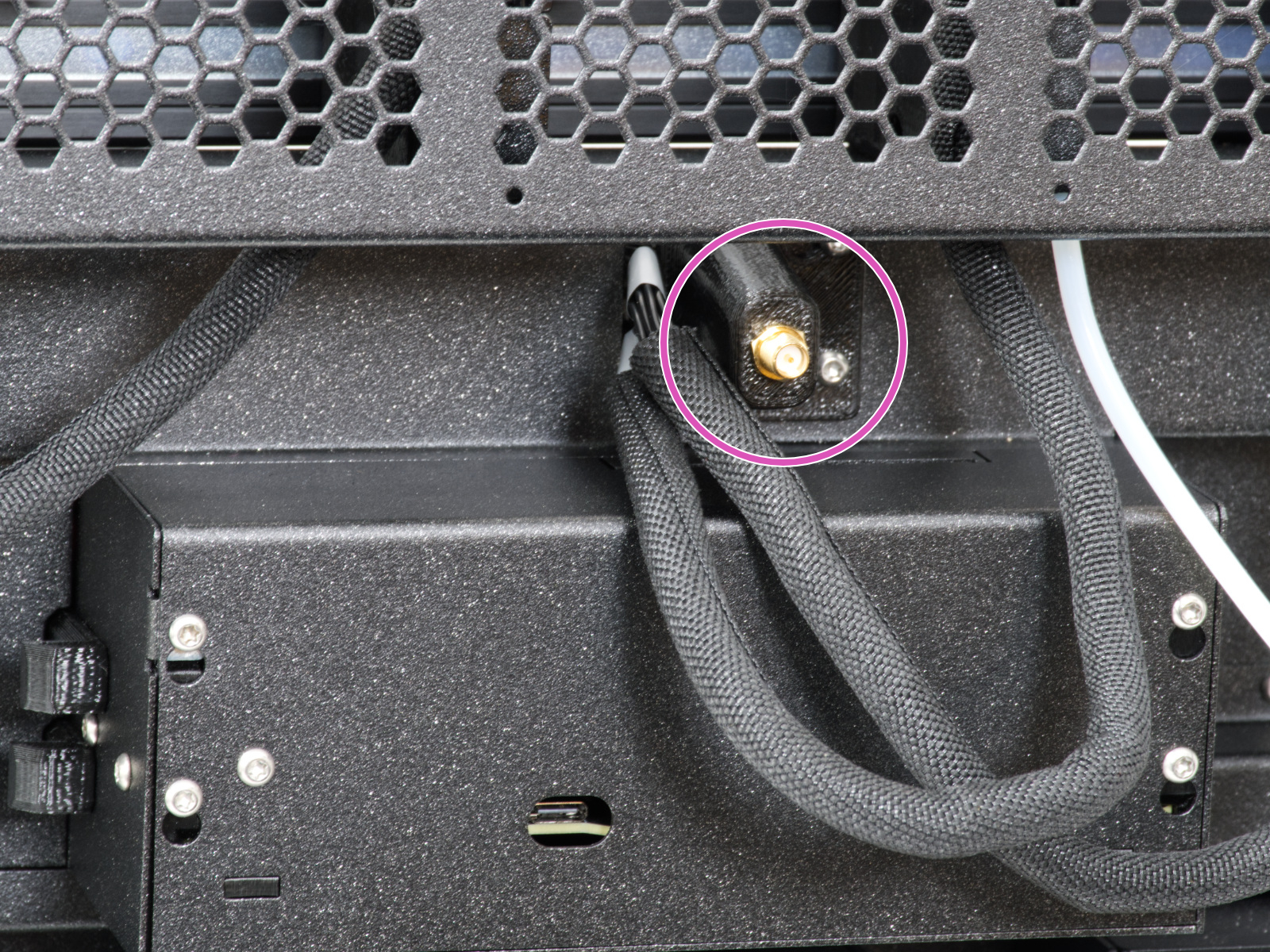 Version B: Installing the Wi-Fi antenna