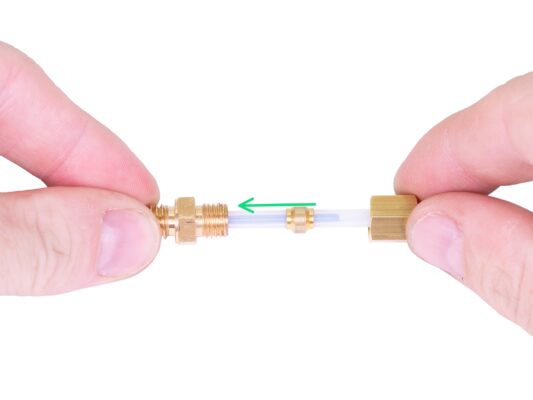 Assemblare il tubo di PTFE